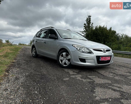 Серый Хендай i30, объемом двигателя 1.4 л и пробегом 260 тыс. км за 5500 $, фото 3 на Automoto.ua