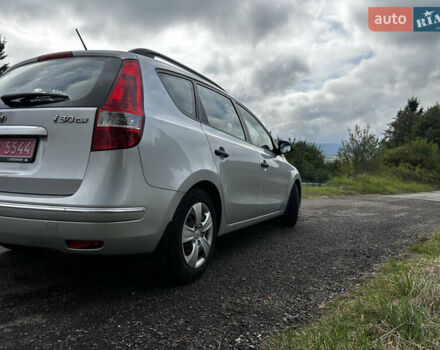 Серый Хендай i30, объемом двигателя 1.4 л и пробегом 260 тыс. км за 5500 $, фото 11 на Automoto.ua