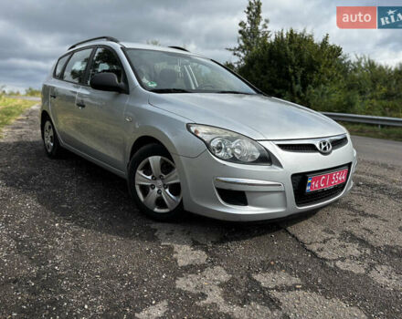 Серый Хендай i30, объемом двигателя 1.4 л и пробегом 260 тыс. км за 5500 $, фото 13 на Automoto.ua