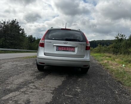Серый Хендай i30, объемом двигателя 1.4 л и пробегом 260 тыс. км за 5550 $, фото 4 на Automoto.ua
