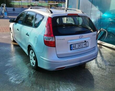Серый Хендай i30, объемом двигателя 1.6 л и пробегом 115 тыс. км за 6700 $, фото 6 на Automoto.ua