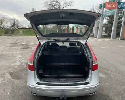 Сірий Хендай i30, об'ємом двигуна 1.58 л та пробігом 282 тис. км за 6150 $, фото 3 на Automoto.ua