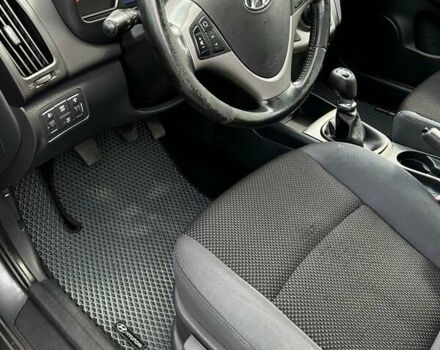 Серый Хендай i30, объемом двигателя 1.58 л и пробегом 263 тыс. км за 5400 $, фото 12 на Automoto.ua