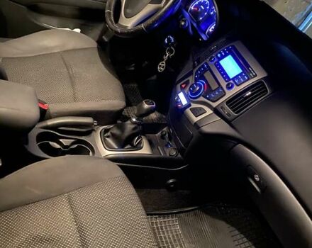 Сірий Хендай i30, об'ємом двигуна 1.6 л та пробігом 394 тис. км за 6200 $, фото 10 на Automoto.ua