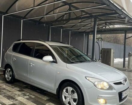 Серый Хендай i30, объемом двигателя 1.6 л и пробегом 255 тыс. км за 5500 $, фото 1 на Automoto.ua