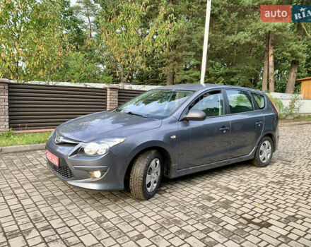 Сірий Хендай i30, об'ємом двигуна 1.6 л та пробігом 222 тис. км за 5100 $, фото 4 на Automoto.ua