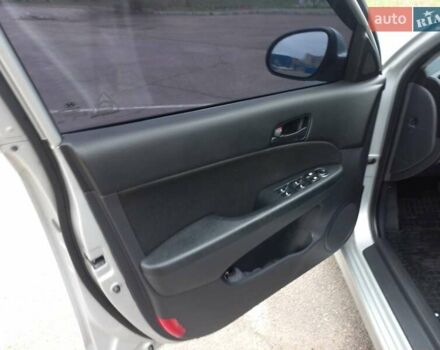 Серый Хендай i30, объемом двигателя 1.59 л и пробегом 250 тыс. км за 7200 $, фото 6 на Automoto.ua