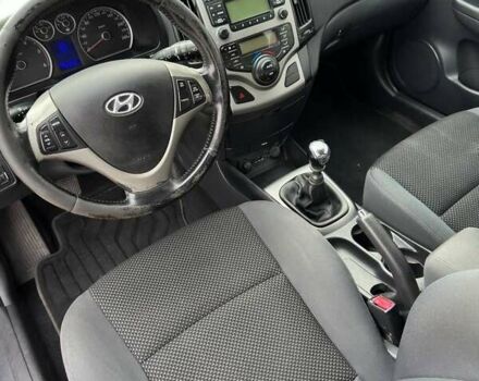 Сірий Хендай i30, об'ємом двигуна 1.58 л та пробігом 170 тис. км за 6500 $, фото 12 на Automoto.ua