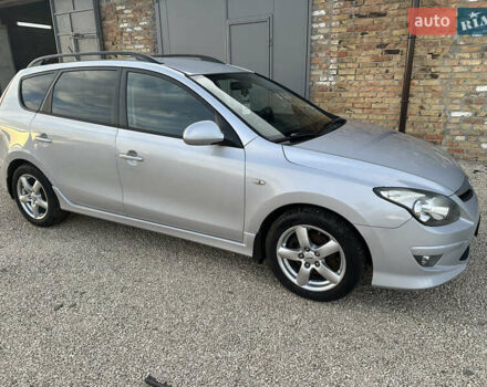 Серый Хендай i30, объемом двигателя 1.58 л и пробегом 225 тыс. км за 6400 $, фото 5 на Automoto.ua