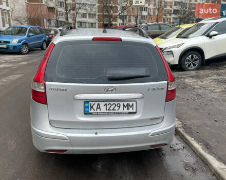 Серый Хендай i30, объемом двигателя 1.58 л и пробегом 349 тыс. км за 6000 $, фото 4 на Automoto.ua