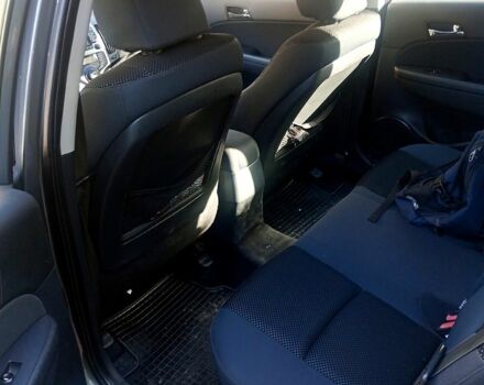 Серый Хендай i30, объемом двигателя 1.6 л и пробегом 233 тыс. км за 6000 $, фото 3 на Automoto.ua