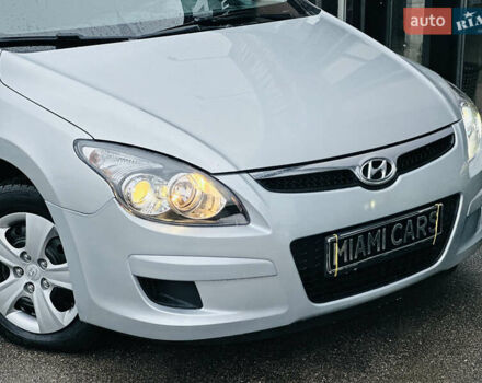 Серый Хендай i30, объемом двигателя 1.6 л и пробегом 265 тыс. км за 6999 $, фото 2 на Automoto.ua