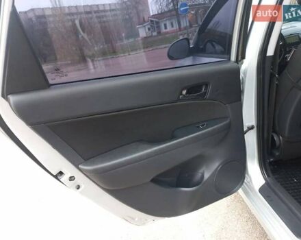 Серый Хендай i30, объемом двигателя 1.59 л и пробегом 250 тыс. км за 7200 $, фото 4 на Automoto.ua