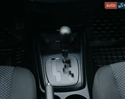 Серый Хендай i30, объемом двигателя 1.6 л и пробегом 265 тыс. км за 6999 $, фото 25 на Automoto.ua