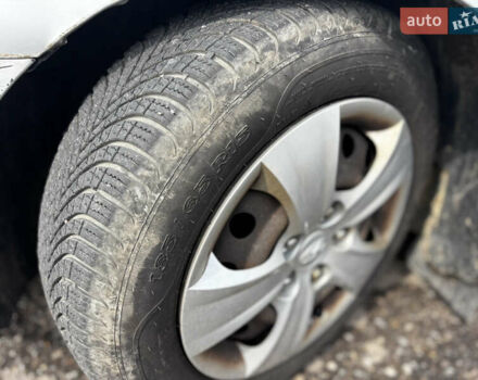 Серый Хендай i30, объемом двигателя 1.4 л и пробегом 260 тыс. км за 5500 $, фото 18 на Automoto.ua