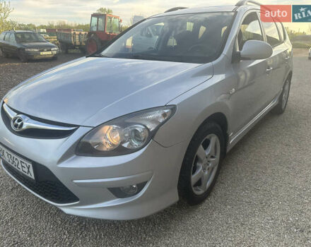 Серый Хендай i30, объемом двигателя 1.58 л и пробегом 225 тыс. км за 6400 $, фото 1 на Automoto.ua