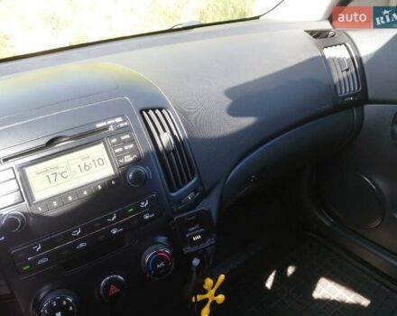 Серый Хендай i30, объемом двигателя 1.6 л и пробегом 251 тыс. км за 6500 $, фото 2 на Automoto.ua