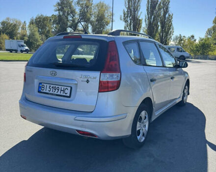 Серый Хендай i30, объемом двигателя 1.4 л и пробегом 242 тыс. км за 4999 $, фото 5 на Automoto.ua