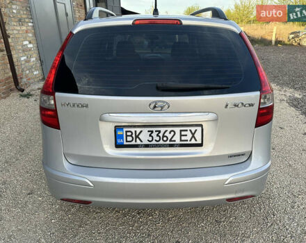 Серый Хендай i30, объемом двигателя 1.58 л и пробегом 225 тыс. км за 6400 $, фото 3 на Automoto.ua