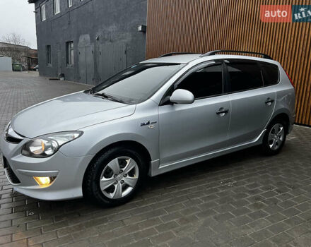 Серый Хендай i30, объемом двигателя 1.4 л и пробегом 190 тыс. км за 6100 $, фото 2 на Automoto.ua