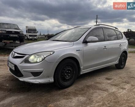 Серый Хендай i30, объемом двигателя 1.6 л и пробегом 447 тыс. км за 5200 $, фото 6 на Automoto.ua