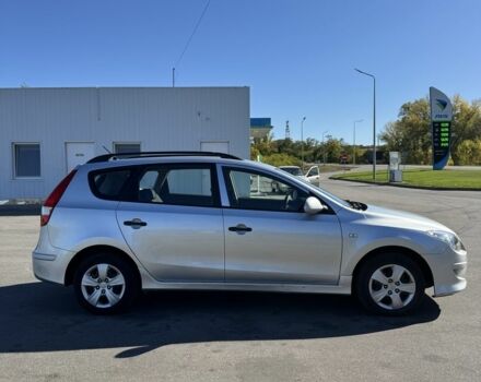 Серый Хендай i30, объемом двигателя 1.4 л и пробегом 240 тыс. км за 5300 $, фото 6 на Automoto.ua