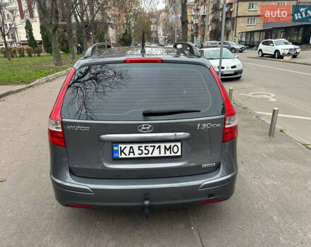 Сірий Хендай i30, об'ємом двигуна 1.58 л та пробігом 230 тис. км за 3450 $, фото 4 на Automoto.ua
