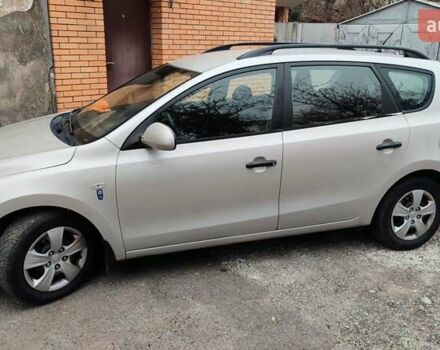 Сірий Хендай i30, об'ємом двигуна 1.58 л та пробігом 253 тис. км за 5500 $, фото 1 на Automoto.ua