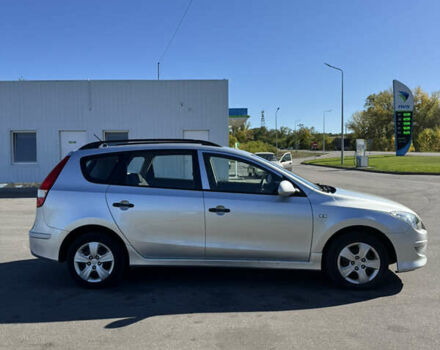 Серый Хендай i30, объемом двигателя 1.4 л и пробегом 242 тыс. км за 4999 $, фото 6 на Automoto.ua