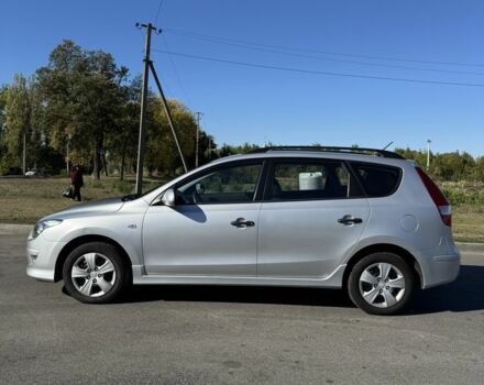 Серый Хендай i30, объемом двигателя 1.4 л и пробегом 240 тыс. км за 5300 $, фото 2 на Automoto.ua