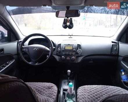 Серый Хендай i30, объемом двигателя 1.59 л и пробегом 250 тыс. км за 7200 $, фото 9 на Automoto.ua