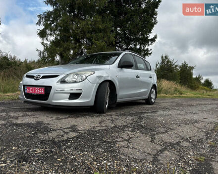 Серый Хендай i30, объемом двигателя 1.4 л и пробегом 260 тыс. км за 5500 $, фото 6 на Automoto.ua