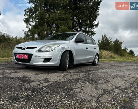 Серый Хендай i30, объемом двигателя 1.4 л и пробегом 260 тыс. км за 5500 $, фото 5 на Automoto.ua