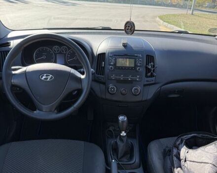 Серый Хендай i30, объемом двигателя 1.4 л и пробегом 240 тыс. км за 5300 $, фото 8 на Automoto.ua