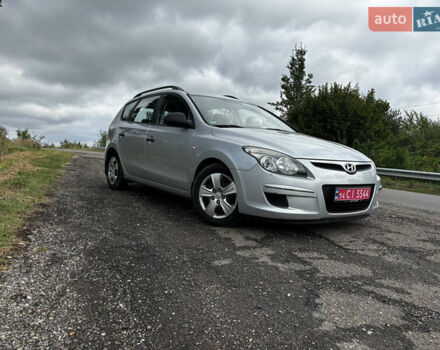 Серый Хендай i30, объемом двигателя 1.4 л и пробегом 260 тыс. км за 5500 $, фото 4 на Automoto.ua