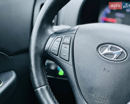 Серый Хендай i30, объемом двигателя 1.6 л и пробегом 265 тыс. км за 6999 $, фото 23 на Automoto.ua