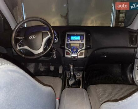 Сірий Хендай i30, об'ємом двигуна 1.6 л та пробігом 394 тис. км за 6200 $, фото 11 на Automoto.ua
