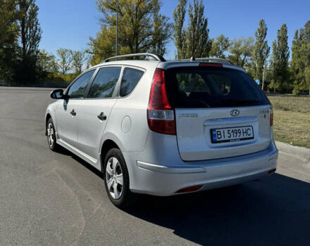 Серый Хендай i30, объемом двигателя 1.4 л и пробегом 242 тыс. км за 4999 $, фото 3 на Automoto.ua