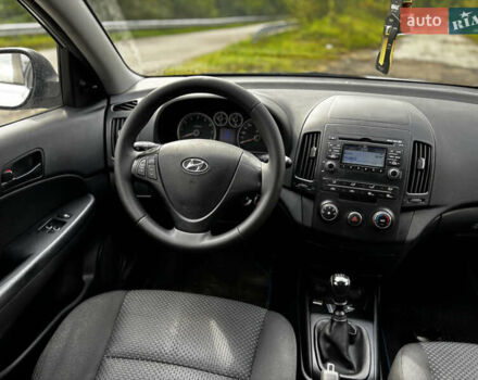 Серый Хендай i30, объемом двигателя 1.4 л и пробегом 260 тыс. км за 5500 $, фото 17 на Automoto.ua
