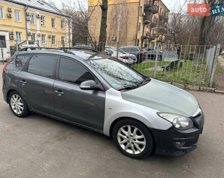Сірий Хендай i30, об'ємом двигуна 1.58 л та пробігом 230 тис. км за 3450 $, фото 1 на Automoto.ua
