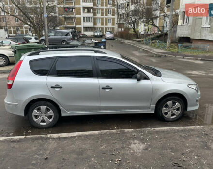 Серый Хендай i30, объемом двигателя 1.58 л и пробегом 349 тыс. км за 6000 $, фото 3 на Automoto.ua
