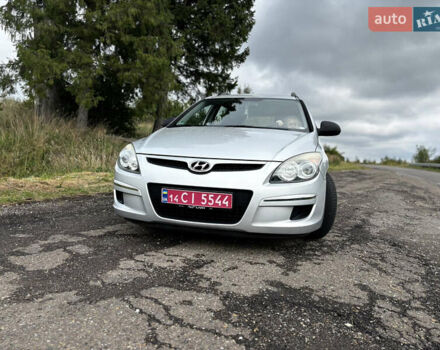 Серый Хендай i30, объемом двигателя 1.4 л и пробегом 260 тыс. км за 5500 $, фото 1 на Automoto.ua