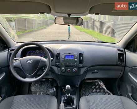 Сірий Хендай i30, об'ємом двигуна 1.6 л та пробігом 222 тис. км за 5100 $, фото 13 на Automoto.ua