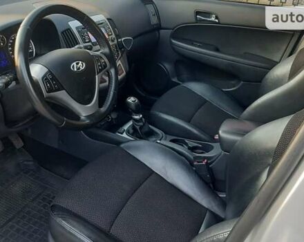 Серый Хендай i30, объемом двигателя 1.4 л и пробегом 213 тыс. км за 6500 $, фото 11 на Automoto.ua