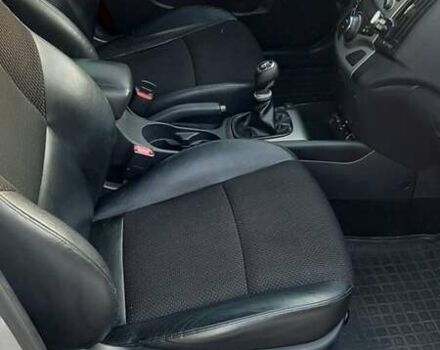 Серый Хендай i30, объемом двигателя 1.4 л и пробегом 213 тыс. км за 6500 $, фото 14 на Automoto.ua