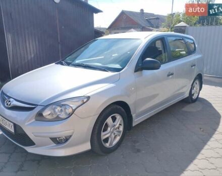 Серый Хендай i30, объемом двигателя 1.4 л и пробегом 188 тыс. км за 6000 $, фото 3 на Automoto.ua
