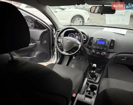 Серый Хендай i30, объемом двигателя 1.58 л и пробегом 286 тыс. км за 4900 $, фото 30 на Automoto.ua