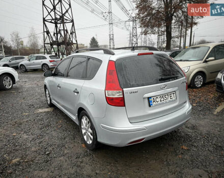 Серый Хендай i30, объемом двигателя 1.58 л и пробегом 286 тыс. км за 4900 $, фото 7 на Automoto.ua