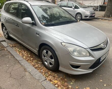 Серый Хендай i30, объемом двигателя 1.4 л и пробегом 440 тыс. км за 2952 $, фото 1 на Automoto.ua