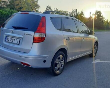 Серый Хендай i30, объемом двигателя 1.4 л и пробегом 213 тыс. км за 6500 $, фото 7 на Automoto.ua